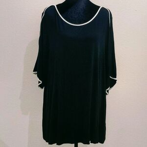 Cable & Gauge Black Tunic with White Trim